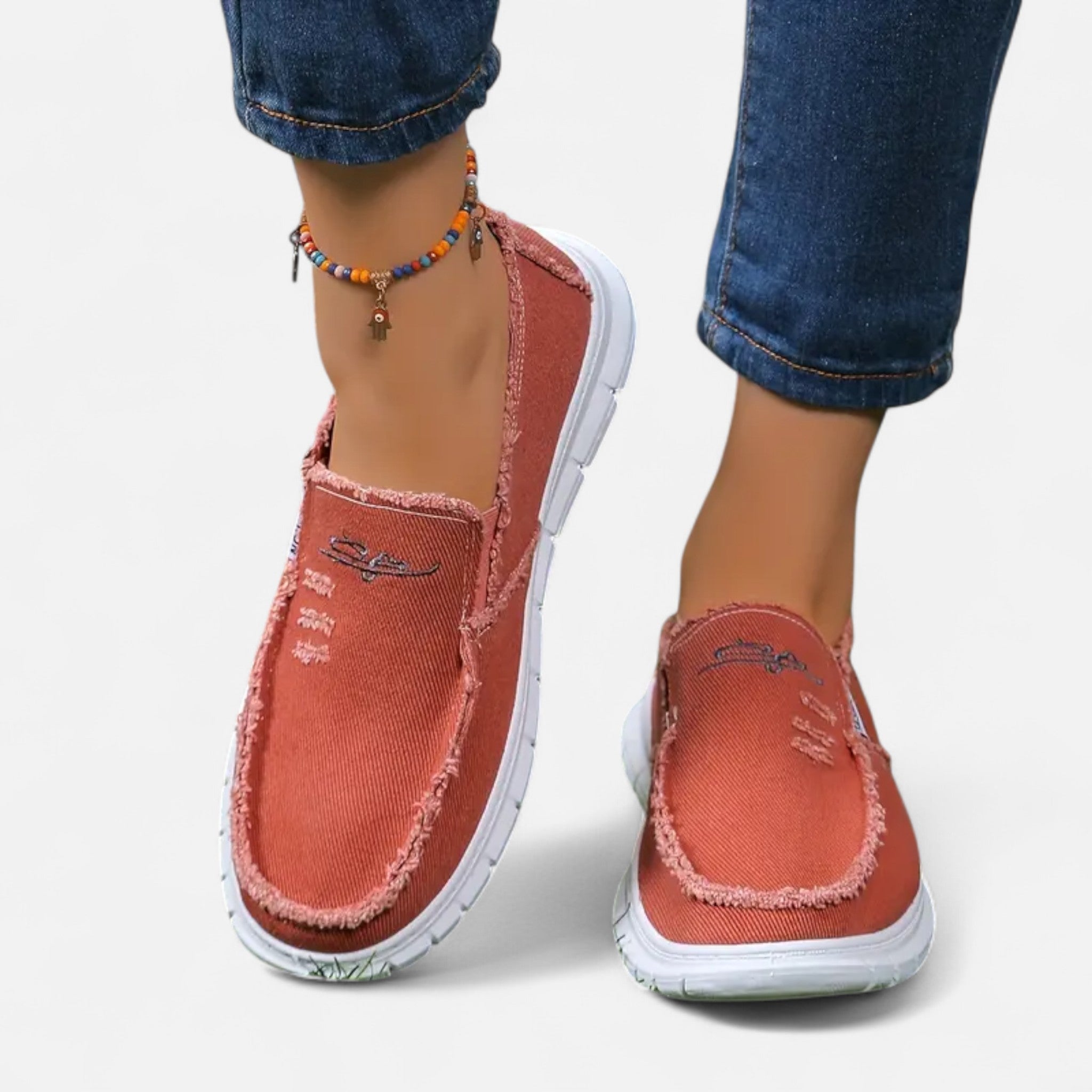 Sauvenor | Women’s Embroidered Slip-On Loafers