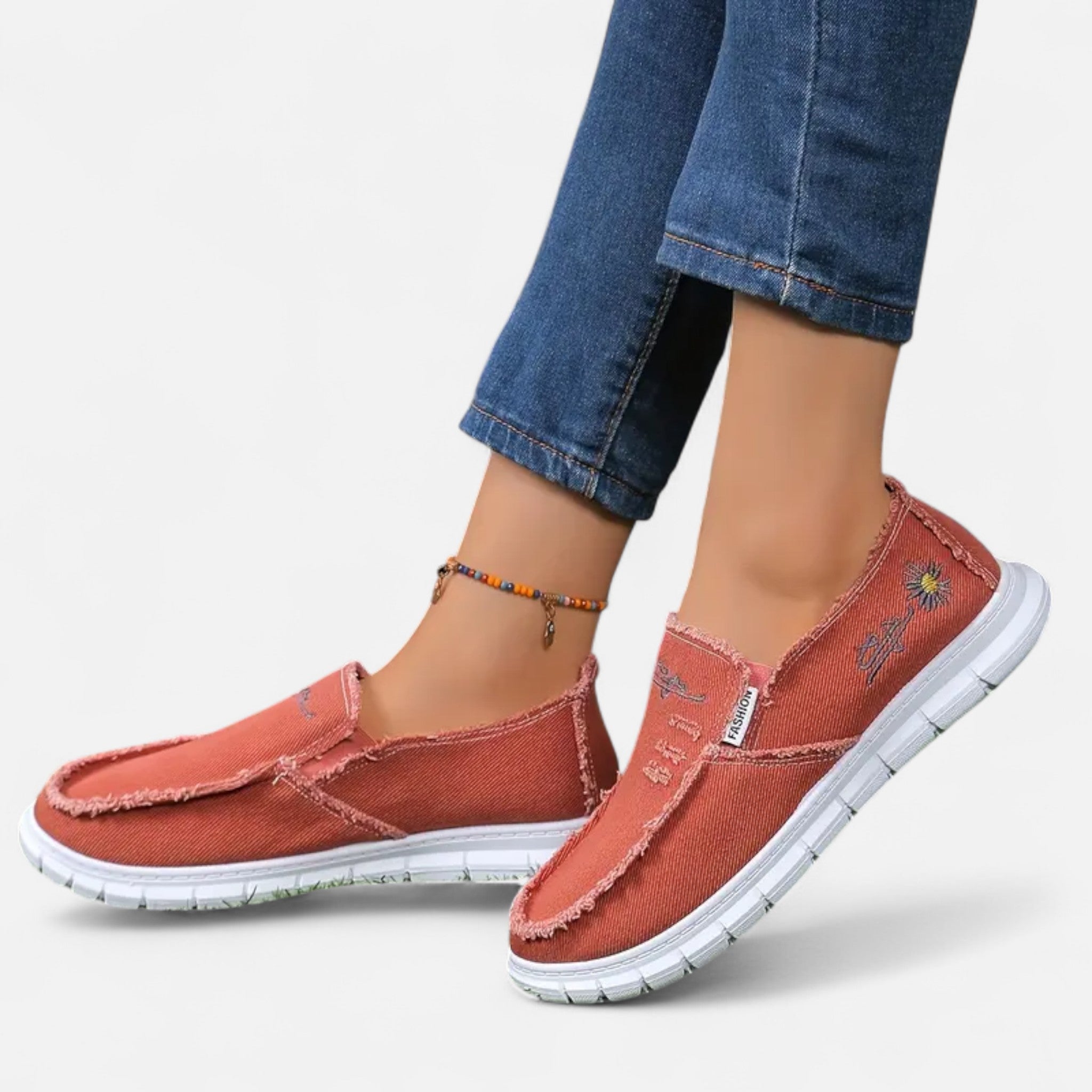 Sauvenor | Women’s Embroidered Slip-On Loafers