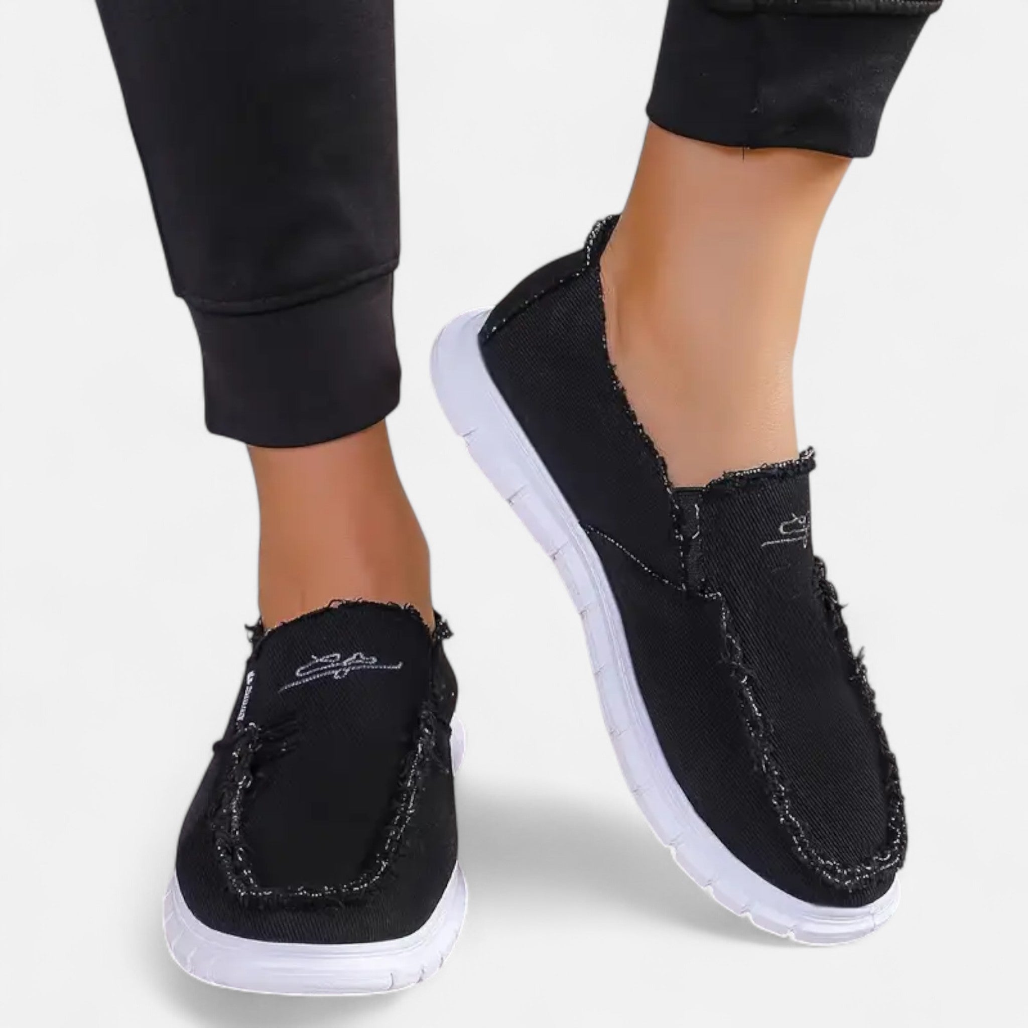 Sauvenor | Women’s Embroidered Slip-On Loafers