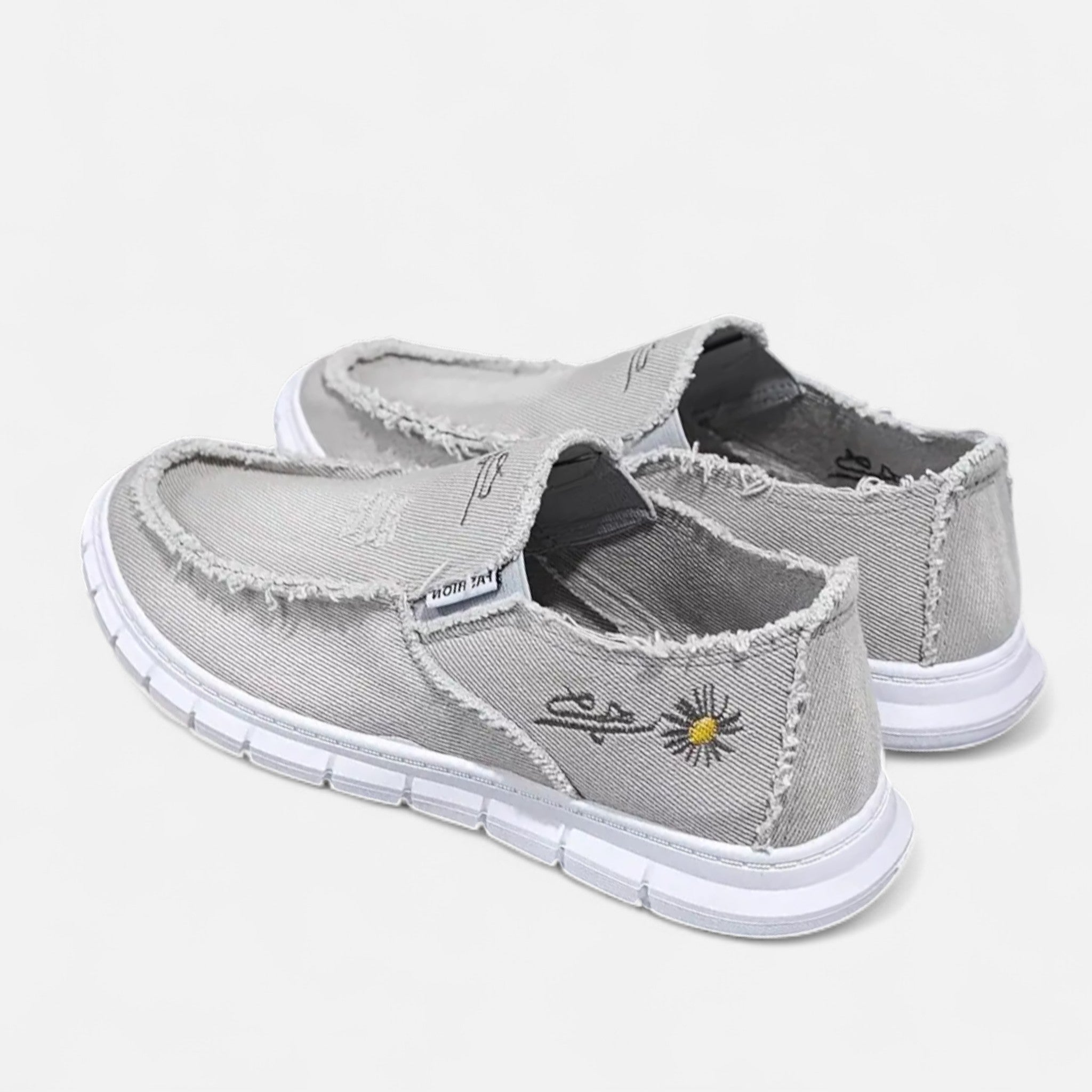 Sauvenor | Women’s Embroidered Slip-On Loafers