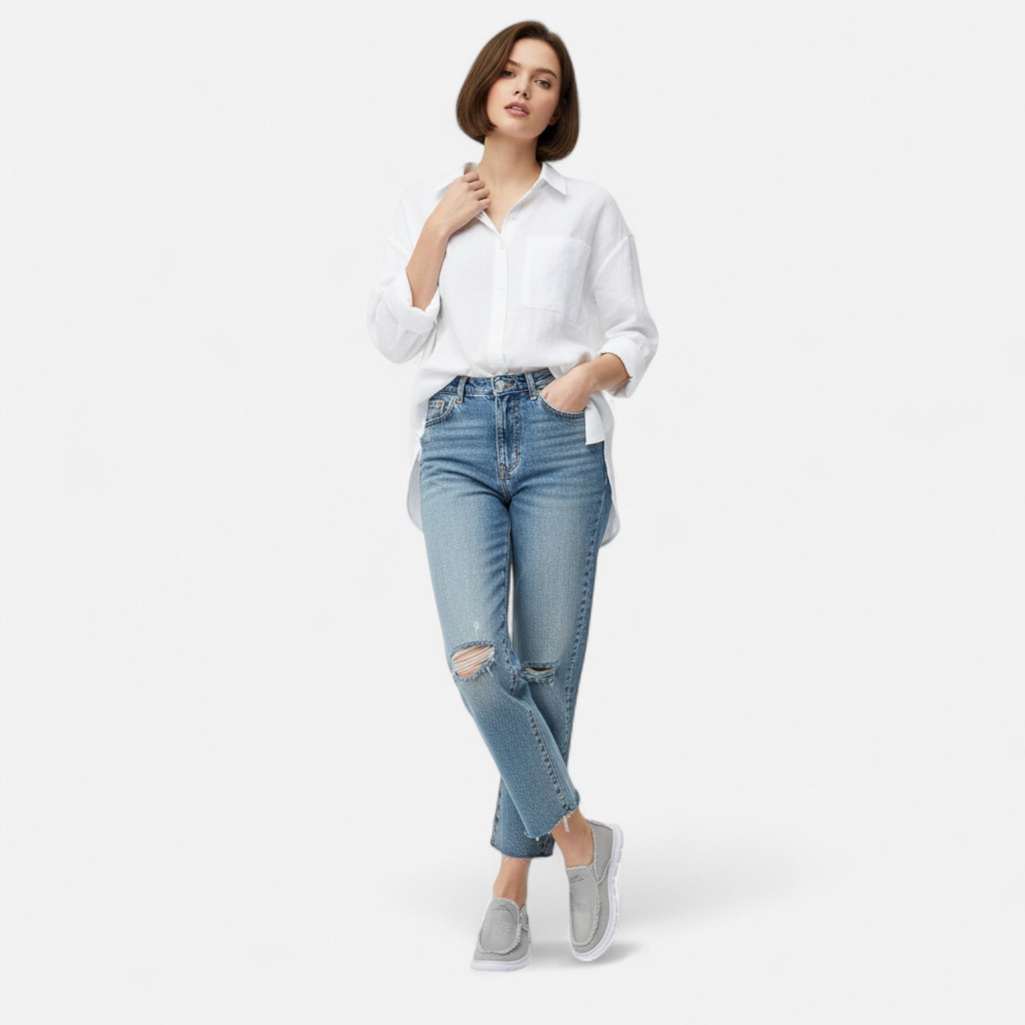 Sauvenor | Women’s Embroidered Slip-On Loafers