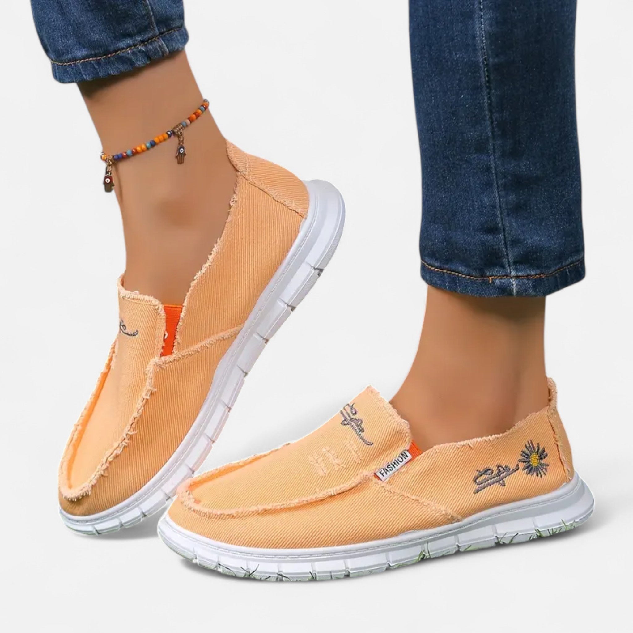 Sauvenor | Women’s Embroidered Slip-On Loafers